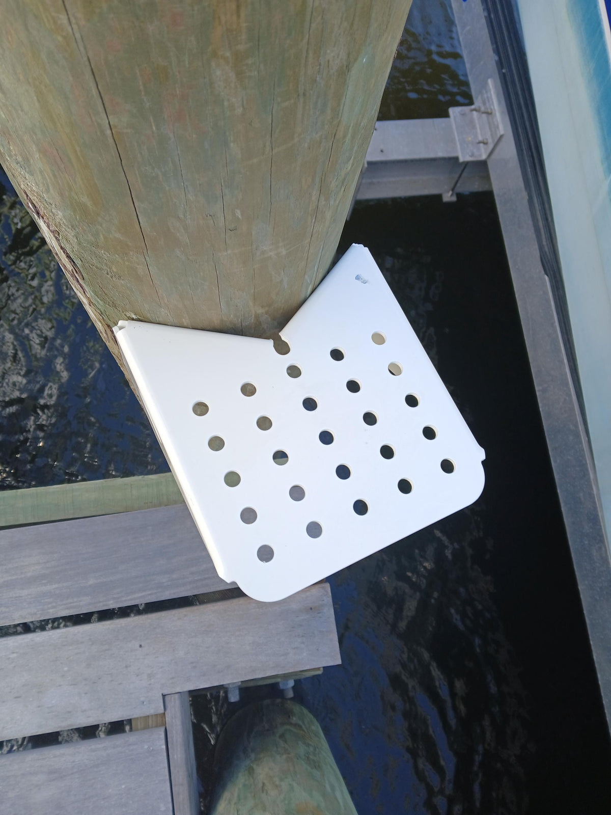 Powder-Coated Aluminum Boat Dock Post Step