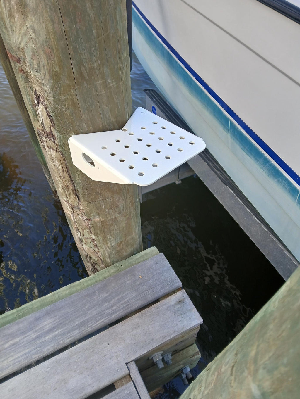 Powder-Coated Aluminum Boat Dock Post Step